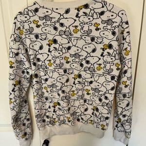 Snoopy PEANUTS sweatshirt/ sweater 🤍